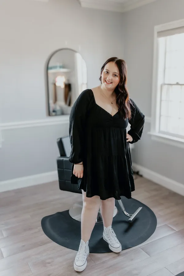 Nicole Henderson, Stylist at Up in the Hair